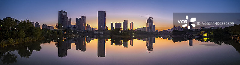 日照银河公园黎明时分图片素材