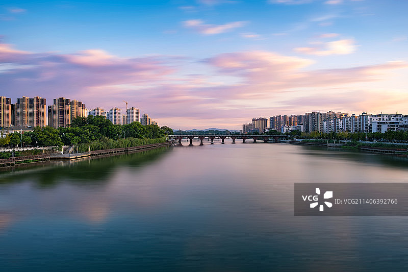 小城暮云图片素材