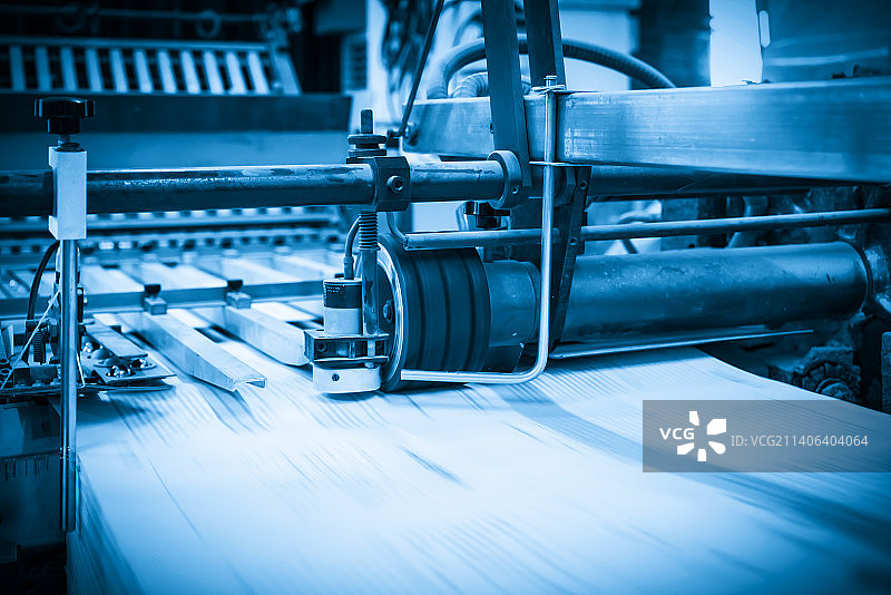 印刷厂印刷机器设备图片素材