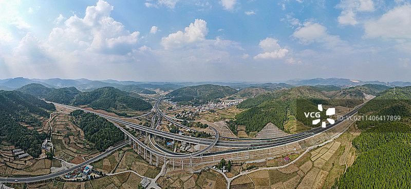 贵州岑巩：高速路网发展 助推乡村振兴图片素材