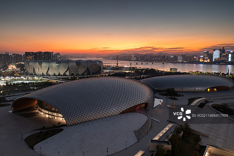 杭州奥体中心体育馆夜景图片素材