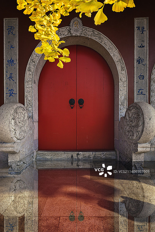 秋日栖霞禅寺局部光影+栖霞山（南京）图片素材