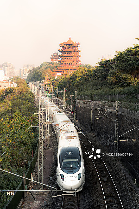 和谐号和黄鹤楼图片素材