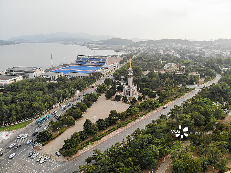航拍辽宁大连旅顺胜利塔图片素材