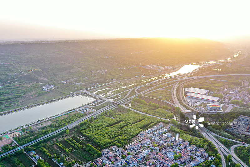 航拍陕西省西安市蓝田县县城风光 灞河穿城而过图片素材