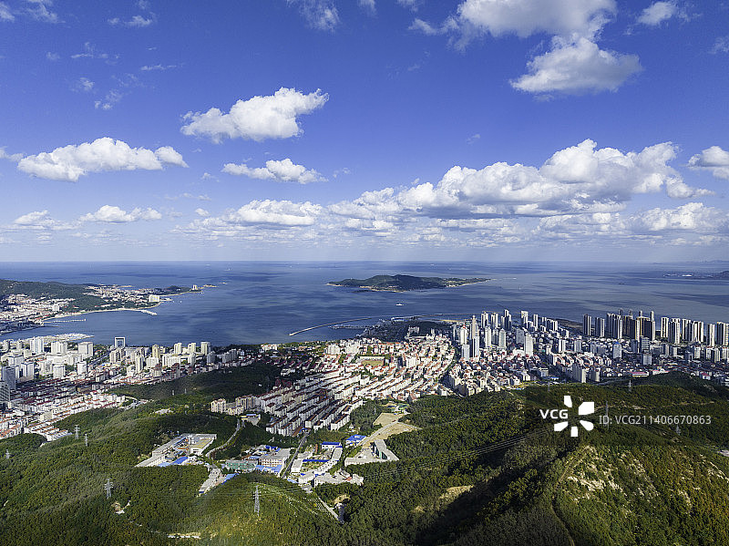 航拍威海秋天的城市风景图片素材