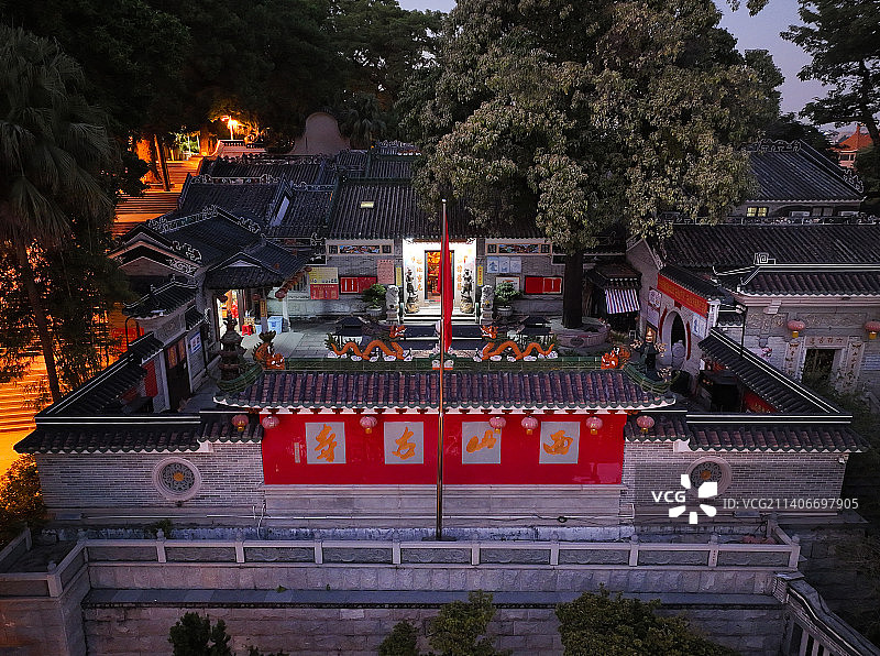 广东省中山市石岐区西山寺与城区夜景航拍图片素材
