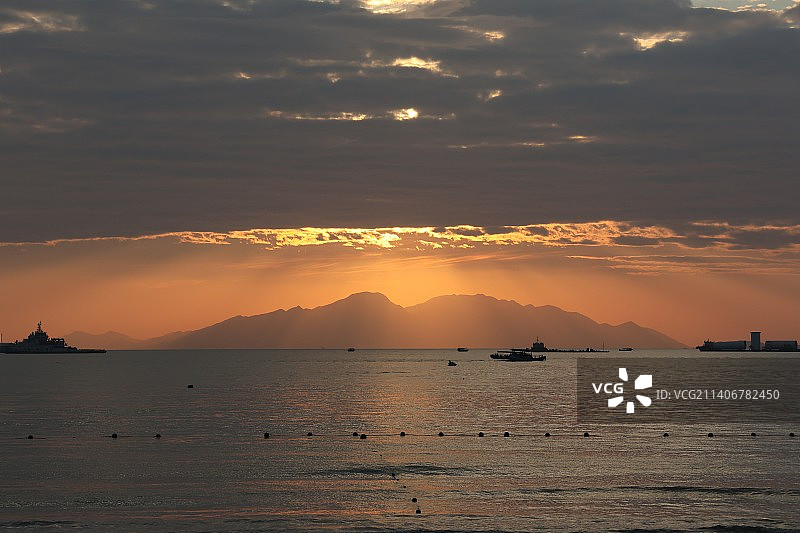 日落的丁达尔图片素材