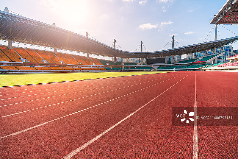 体育场内的红色跑道图片素材