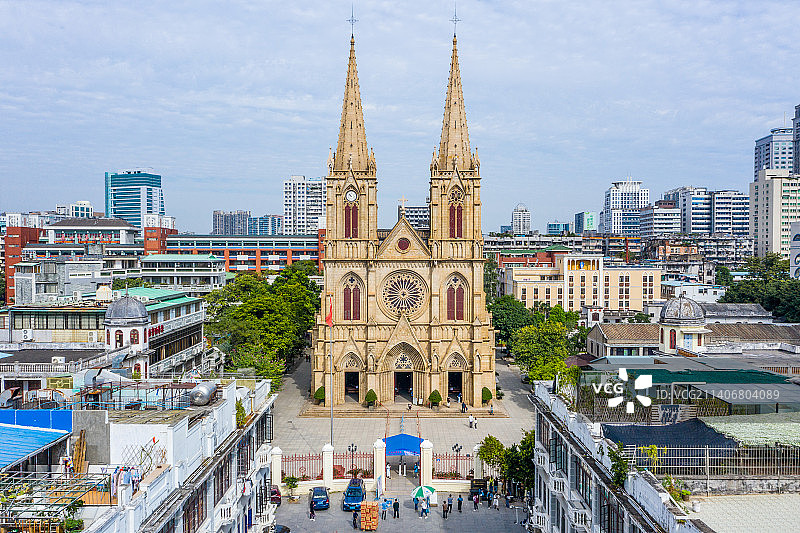 航拍广东广州石室圣心大教堂 哥特式建筑外景图片素材