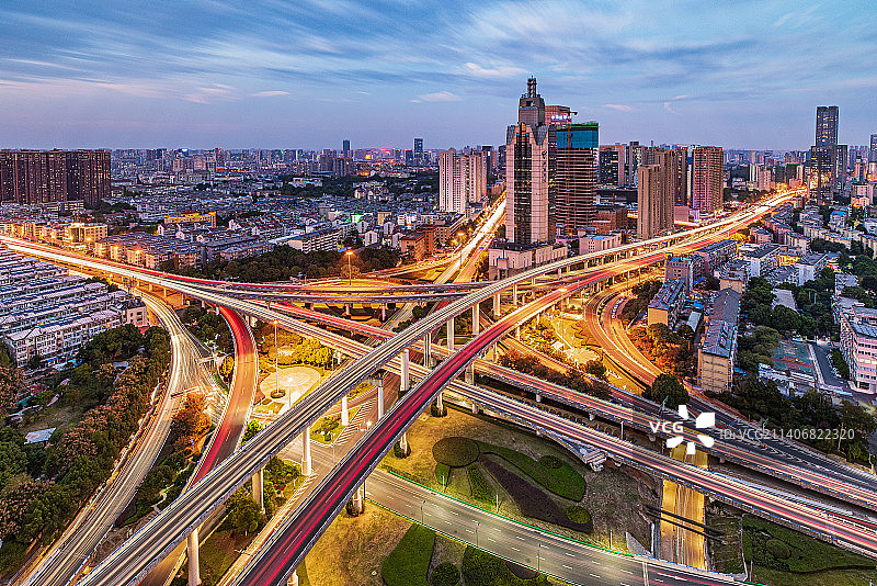 五里墩立交桥  是合肥地标  夜景下的大城市景象图片素材