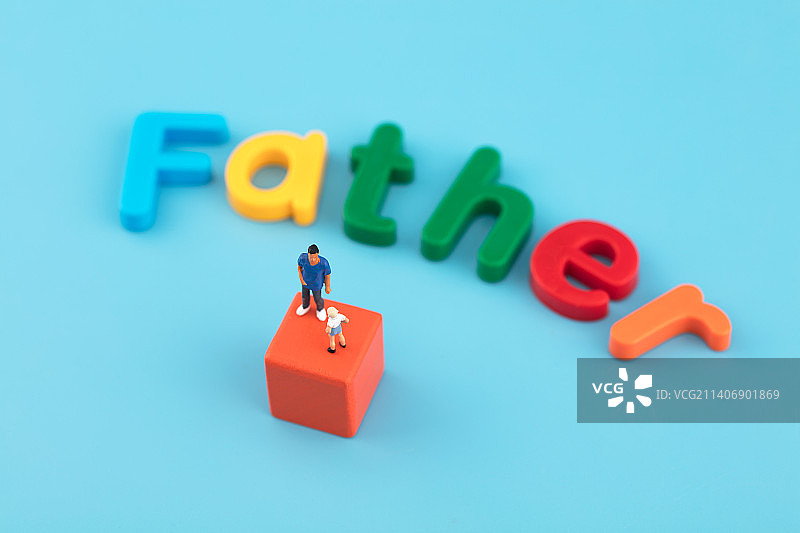 微缩创意父亲节孩子和父亲图片素材