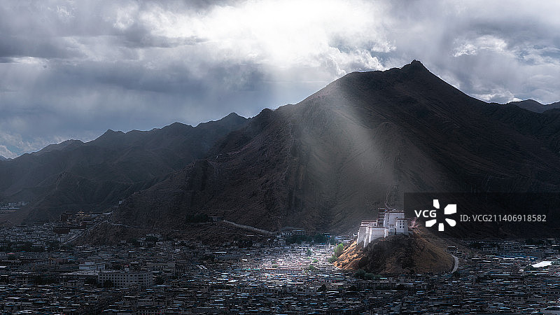 午后的小布达拉图片素材