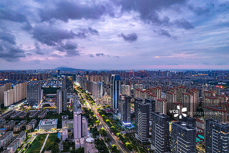 安徽蚌埠城市中心CBD夜景航拍图片素材