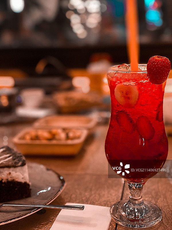 桌子上的饮料特写图片素材