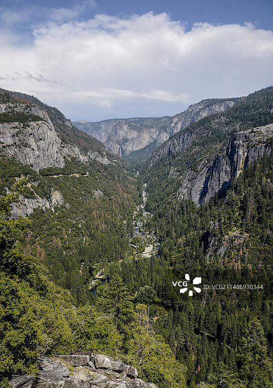 山对着天空的风景图片素材