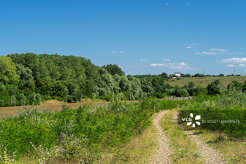 俄罗斯克拉斯诺达尔边疆区扎韦特内田野风光图片素材