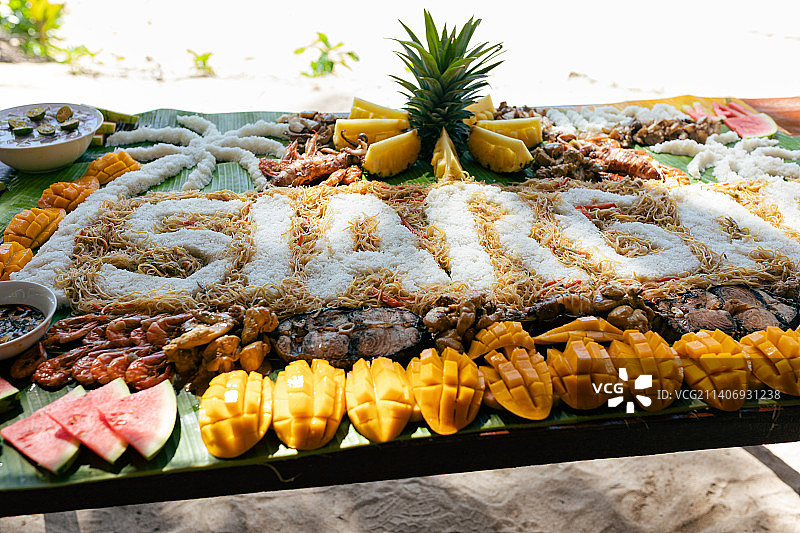 烧烤架上的食物特写，菲律宾锡亚高岛图片素材