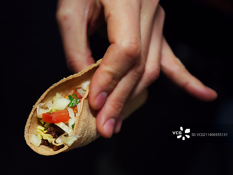 手持食物图片素材