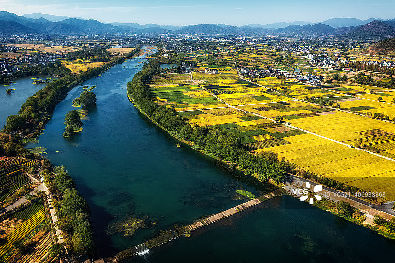浙江丽水松阳松古灌区松阴溪秋季水稻丰收航拍图片素材