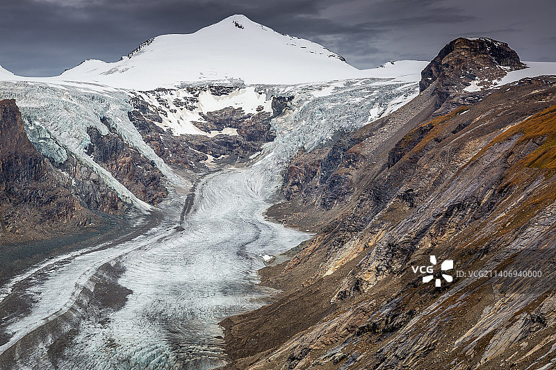 奥地利格罗斯格洛克纳山和帕斯泰泽冰川的壮丽景色图片素材