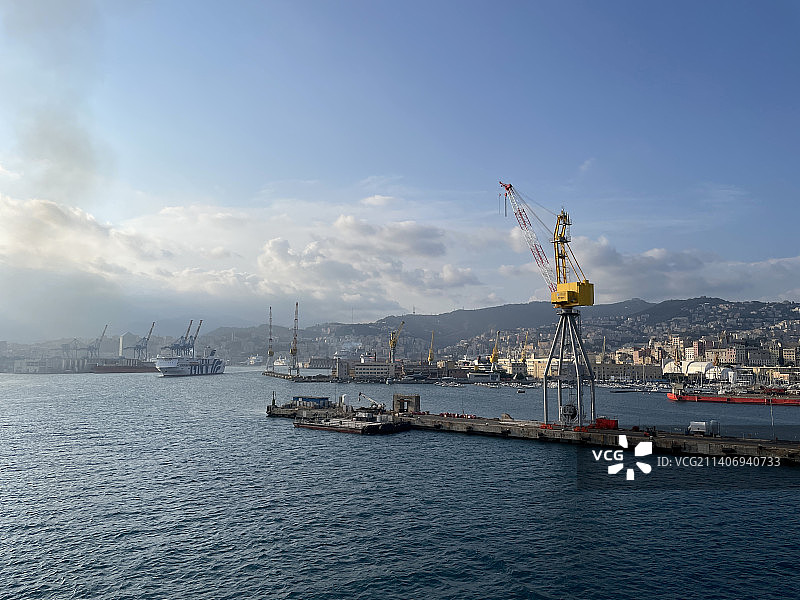 热那亚港口的广阔全景图片素材