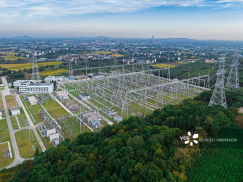 航拍角度下的电力变电站图片素材