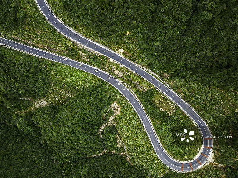 怀玉山进山的盘山公路就像一个大发卡图片素材