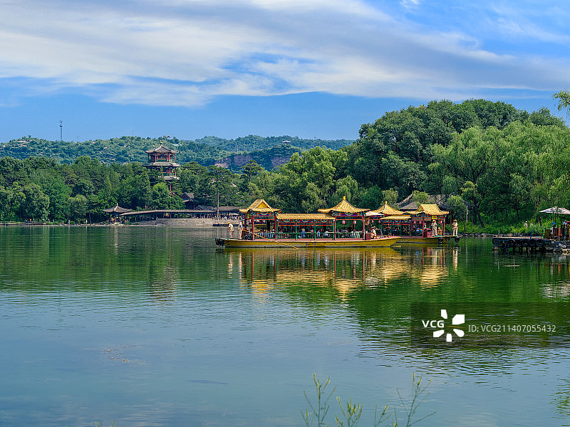 中国河北承德避暑山庄金山，上帝阁，芳洲亭图片素材