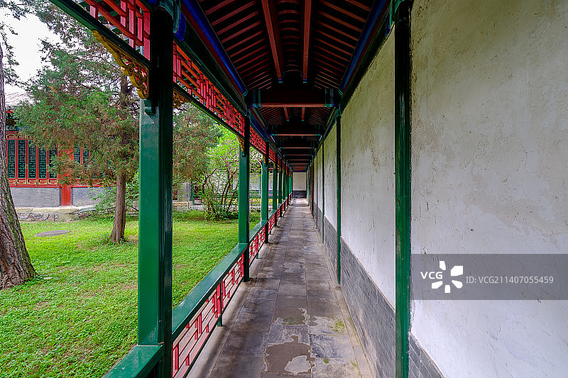 中国河北承德避暑山庄如意洲古建筑群内游廊图片素材