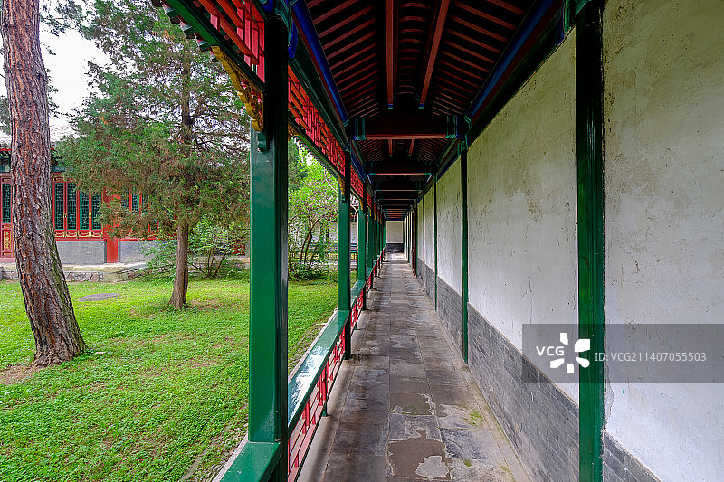 中国河北承德避暑山庄如意洲古建筑群内游廊图片素材