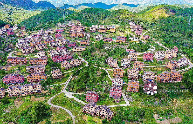 航拍广西河池南丹县歌娅思谷白裤瑶易地扶贫搬迁村寨图片素材