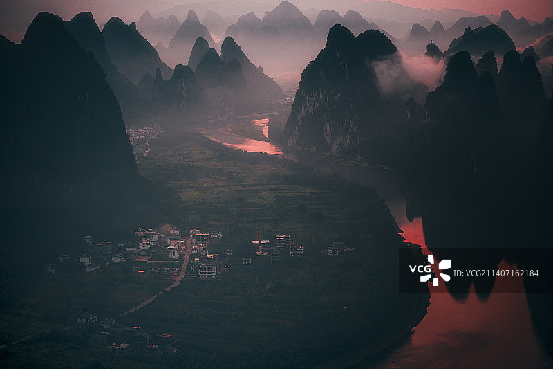 桂林相公山水日出日出色彩旅图片素材