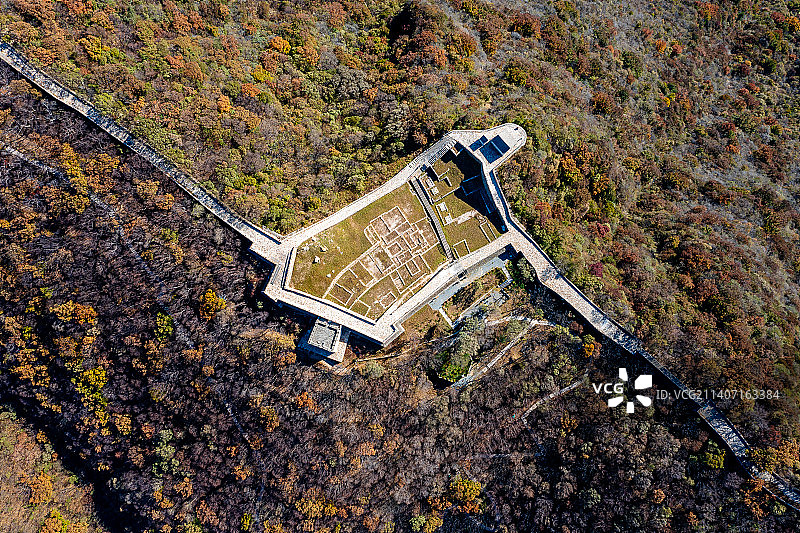 航拍秋天的九眼楼长城图片素材