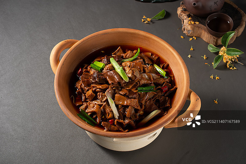 砂锅牛杂煲图片素材