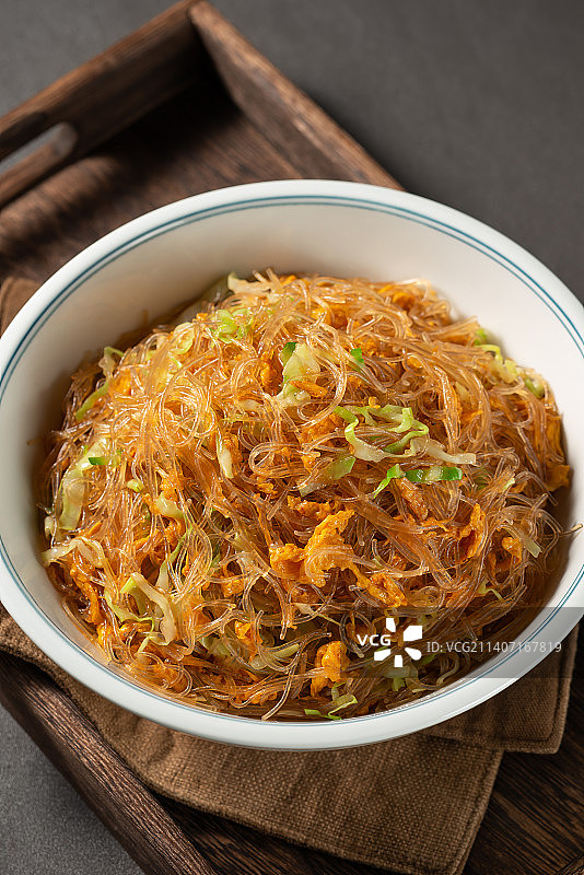包菜炒粉丝图片素材