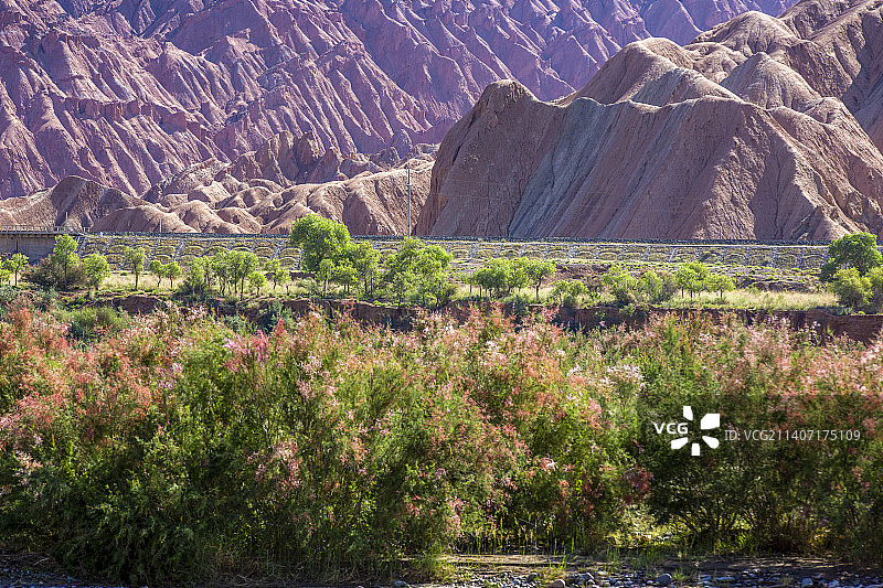 库车赤沙山景观图片素材