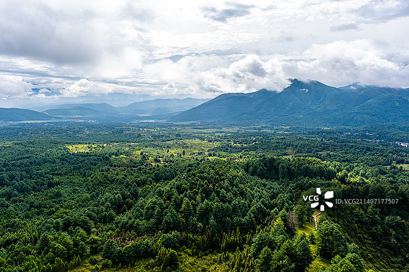 腾冲火山地质公园火山群高角度俯视风光图片素材