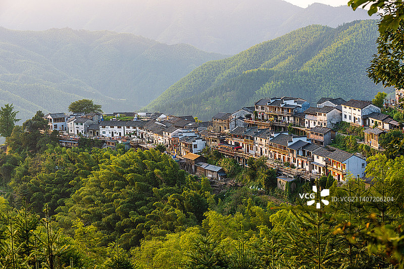 高山上的村落-木梨硔图片素材