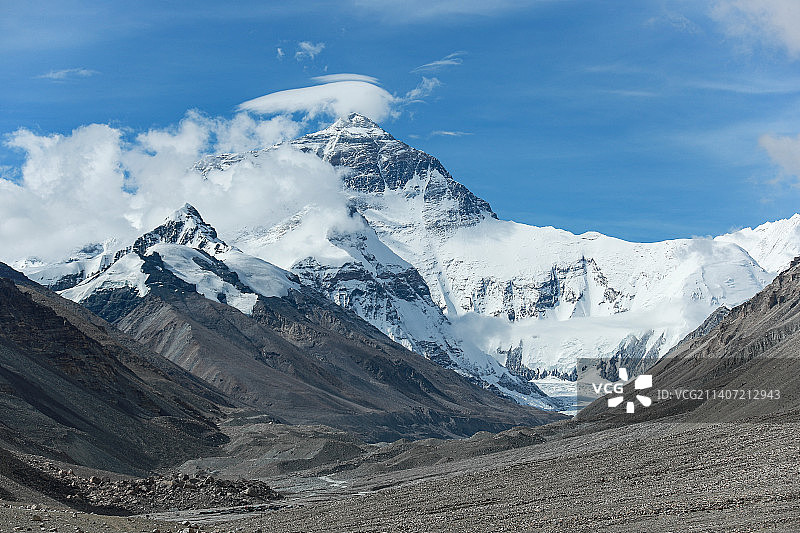 珠峰大本营在西藏自治区日喀则地区定日县扎西宗乡。图片素材