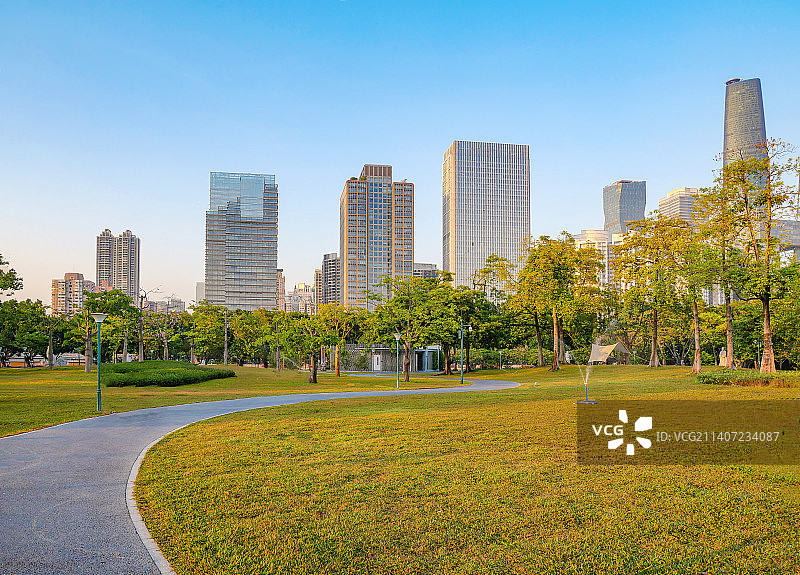 广东广州羊城珠江新城美丽的商业中心彰显民族富强全面建成小康社会中国特色社会主义的伟大事业图片素材