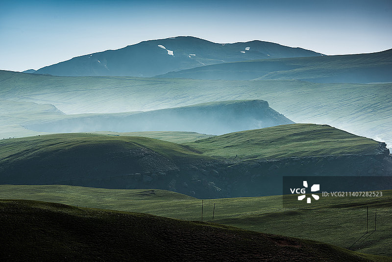 新疆克州乌恰县玉其塔什草原风景图片素材