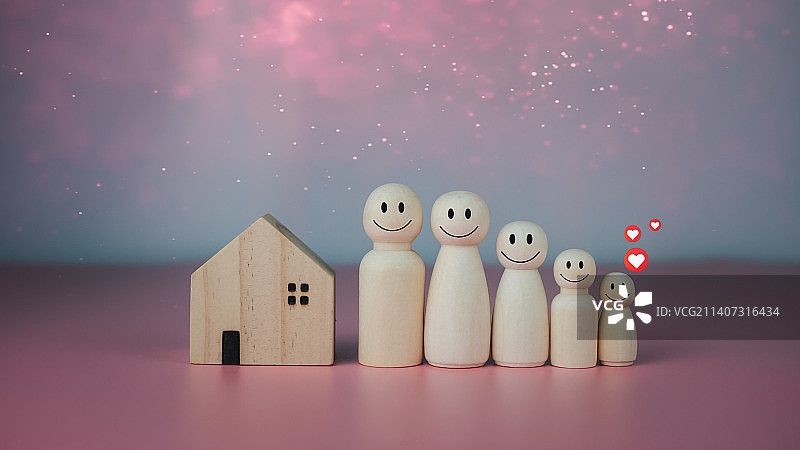 粉色背景上排列着木制玩偶的房屋模型和心形图标，泰国图片素材