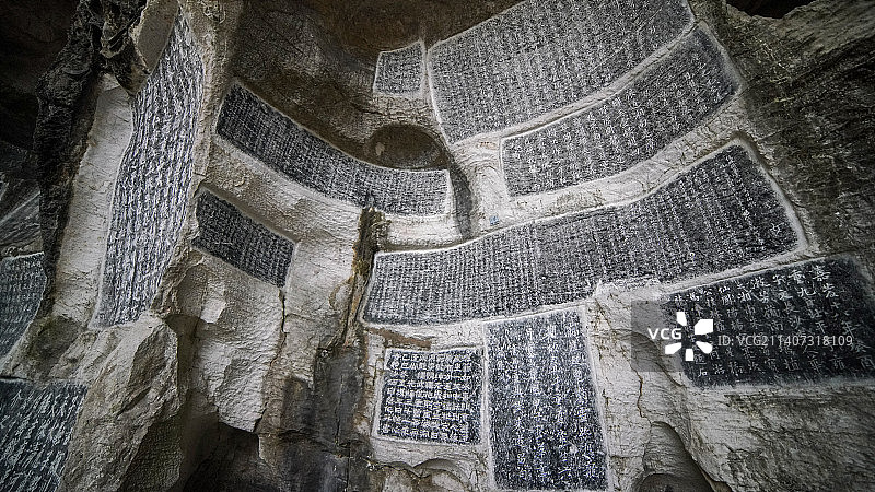 广西桂林桂海碑林200余幅年代久远的摩崖石刻，诗词曲赋笔墨荟萃，篆隶行草汇聚一堂。图片素材