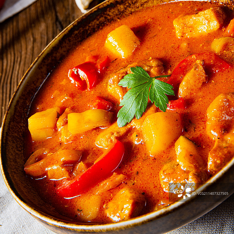 乡村风味匈牙利辣椒牛肉汤图片素材