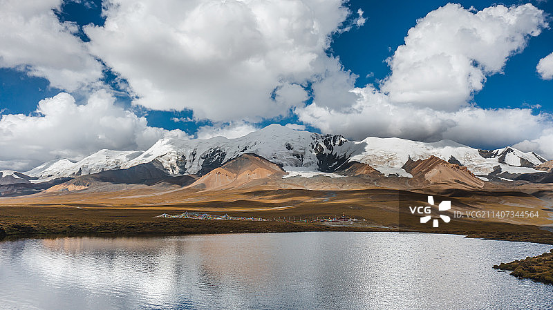 阿尼玛卿雪山图片素材