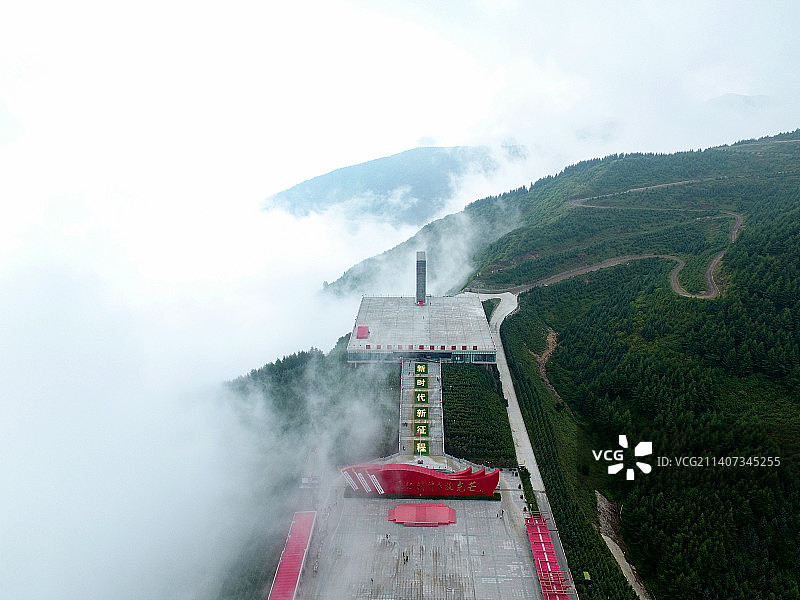 宁夏六盘山红军长征纪念亭图片素材