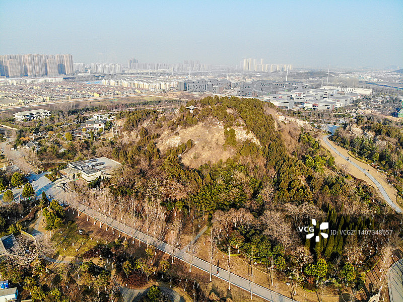 航拍江苏徐州龟山汉墓 九里山两汉文化旅游区龟山景区图片素材