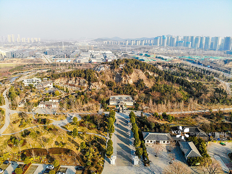 航拍江苏徐州龟山汉墓 九里山两汉文化旅游区龟山景区图片素材