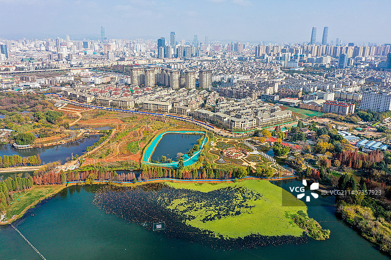 航拍云南昆明滇池草海 昆明五家堆湿地公园 昆明大观公园图片素材